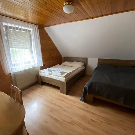 Encijan Apartamento Log pod Mangartom