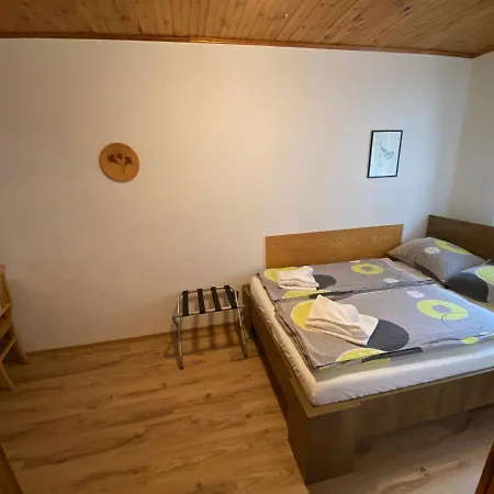 Encijan Apartment Log pod Mangartom