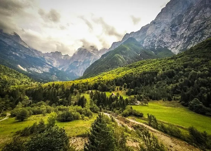 Encijan Lejlighed Log pod Mangartom