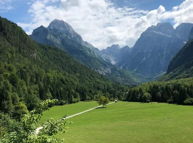 Encijan Log pod Mangartom